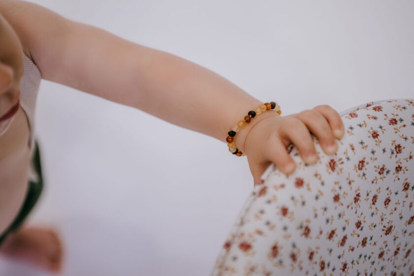 raw amber teething bracelet for kids