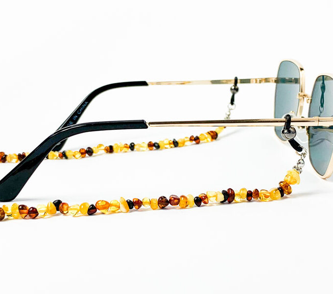 cadena de gafas de cristal de varios colores
