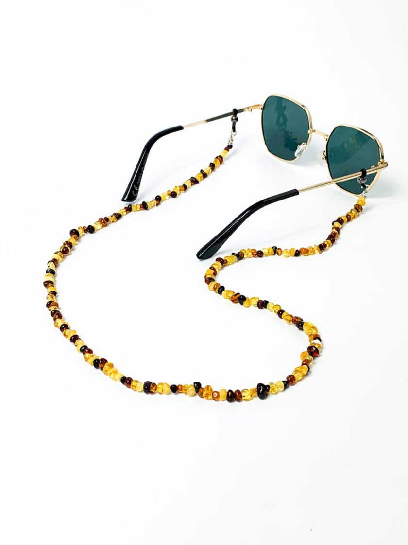 cadena de gafas de sol de ámbar colorido con cuentas