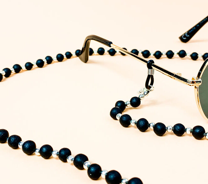 black amber chain for sunglasses